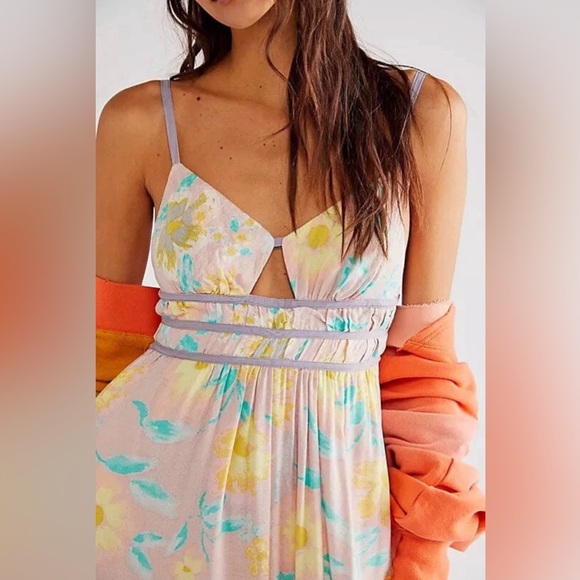 Free People Wisteria Maxi Dress Floral Open Back Keyhole NWT Size M - Picture 4 of 9
